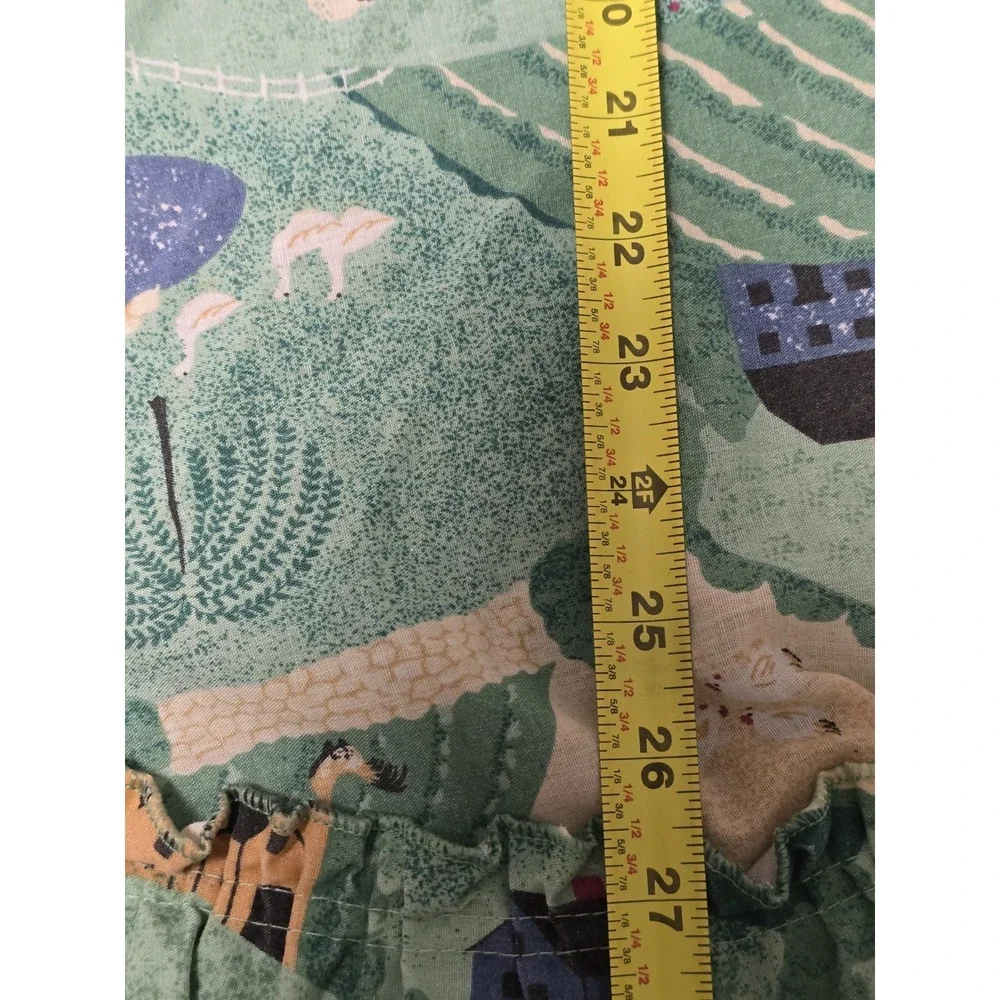 Round Accent Table Cloth 27 Inches Around, Cowboys, Farm Country Collectible (U)
